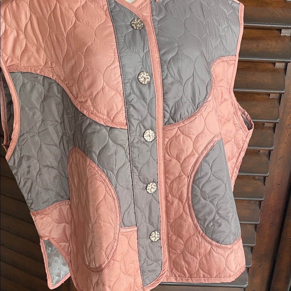 POL Salmon Pink and Gray Quilted Vest M/L Removable Hood Oversized - Picture 6 of 13